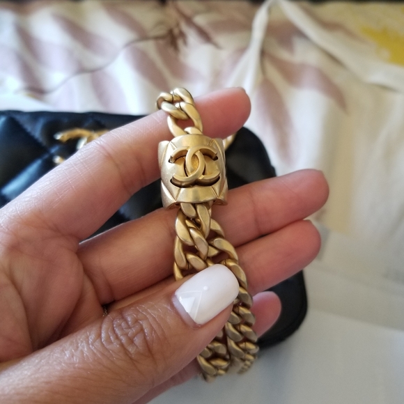 CHANEL 22K Lambskin Camera Case NWT - Picture 9 of 16